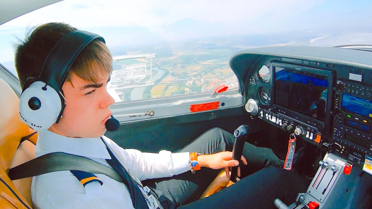 F1FLY